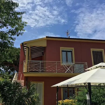 Mare - Terrazza, Giardino Attrezzato E Area Parcheggio דירה