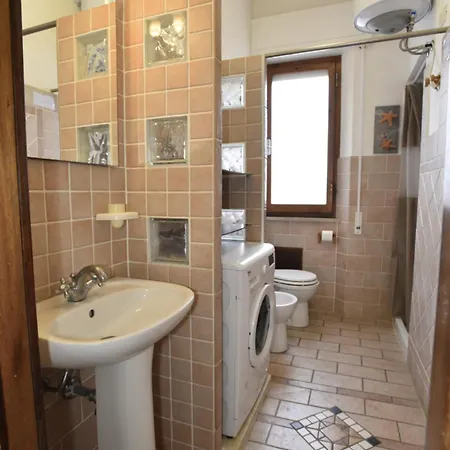 Mare - Terrazza, Giardino Attrezzato E Area Parcheggio *