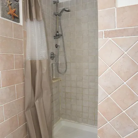 Mare - Terrazza, Giardino Attrezzato E Area Parcheggio 마리나디캄포