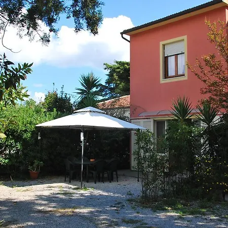 Mare - Terrazza, Giardino Attrezzato E Area Parcheggio