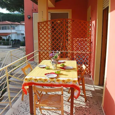 Mare - Terrazza, Giardino Attrezzato E Area Parcheggio