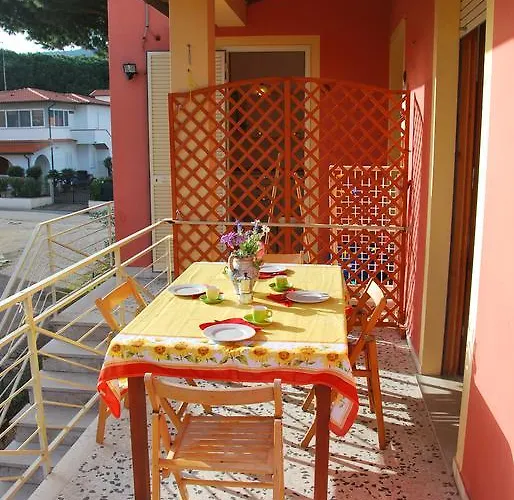 Mare - Terrazza, Giardino Attrezzato E Area Parcheggio